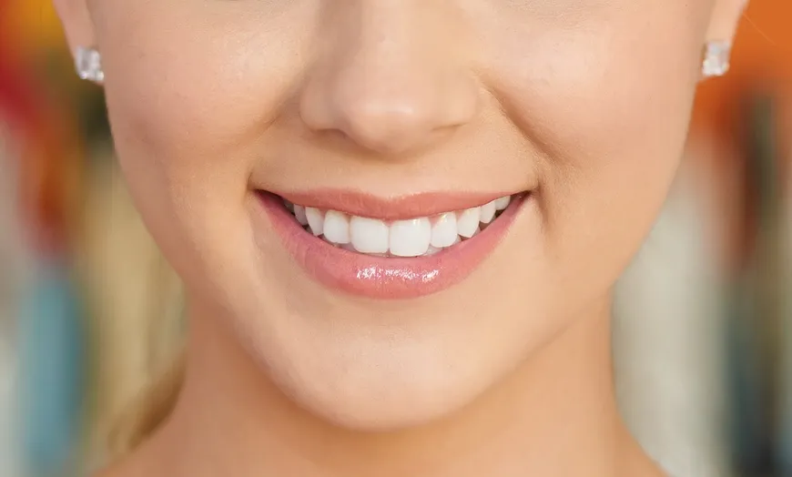 /img/28805-maui-teeth-whitening-foods.webp