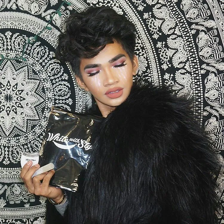 28903 confident smile